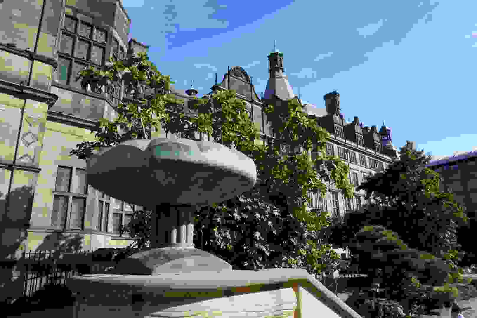 Sheffield Town Hall and Peace Gardens fountain