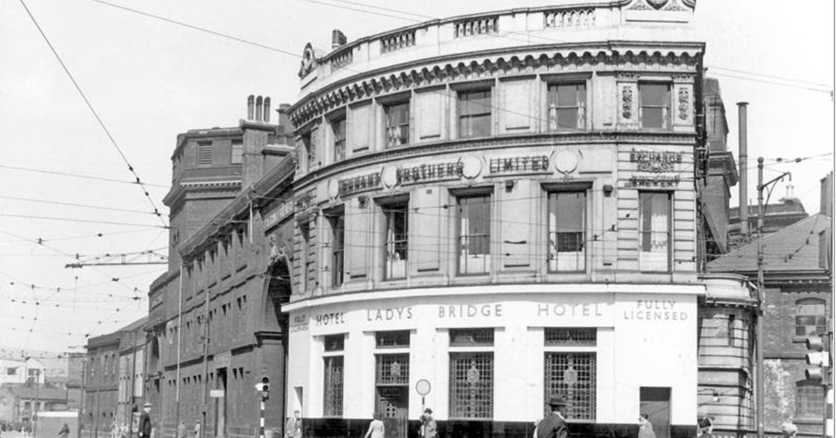 Black and white image of historic pub on Castlegate