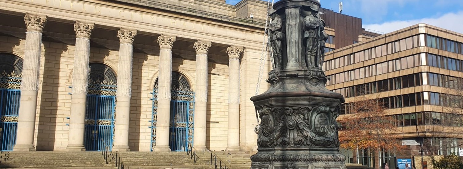 The Cenotaph monument in Barker's Pool