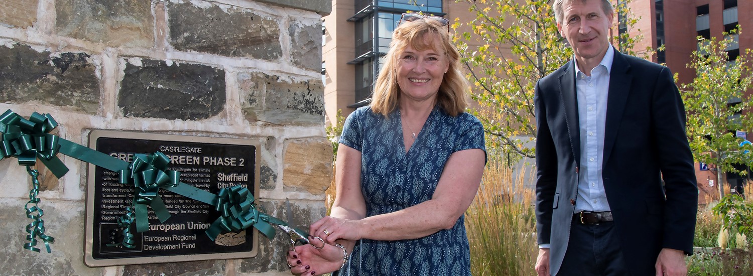 Cllr Julie Grocutt and South Yorkshire Mayor Dan Jarvis cutting ribbon at Grey to Green opening ceremony