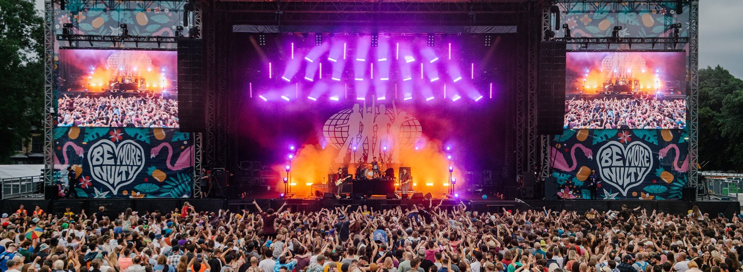 Crowd enjoys performance at Tramlines Festival stage