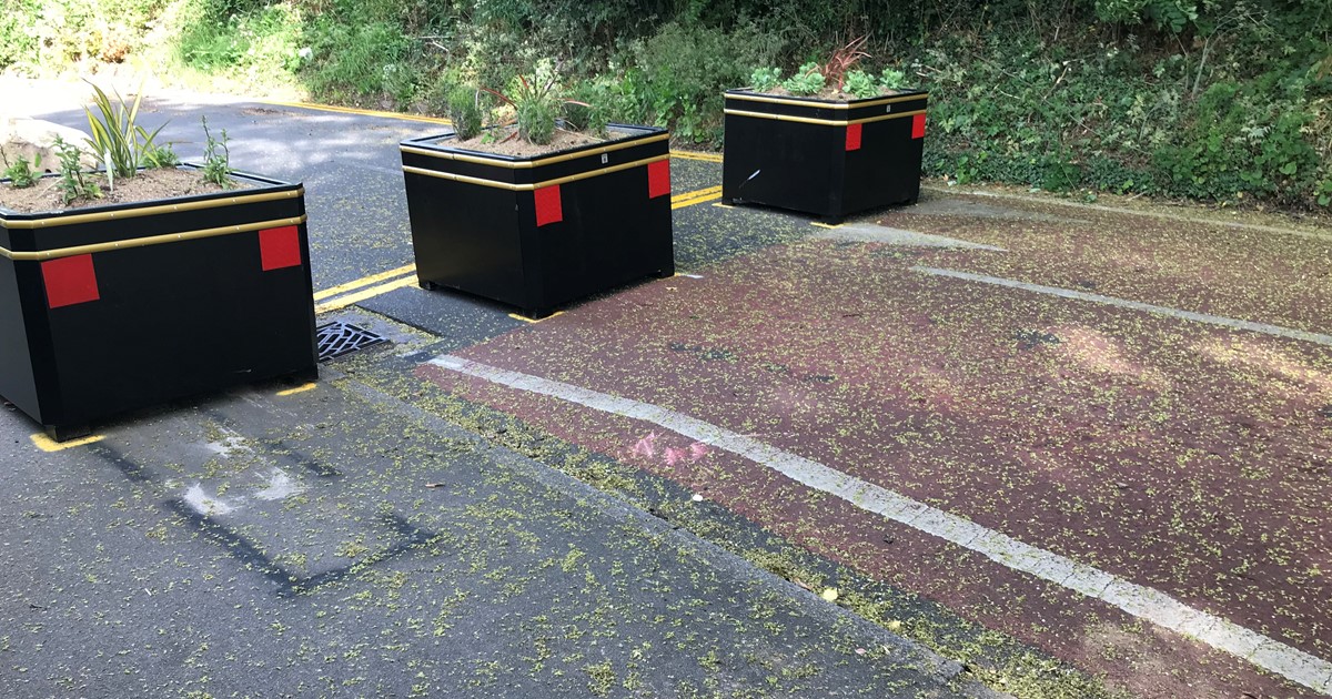 Planters closing road