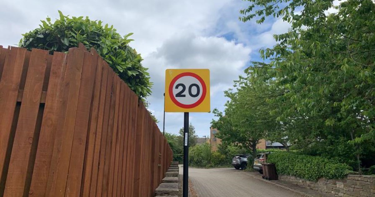 20mph speed limit sign