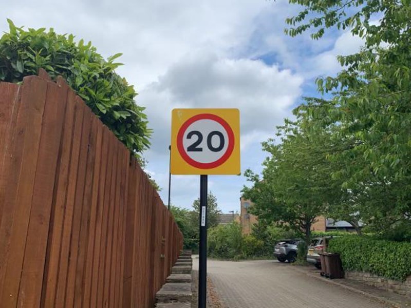 20mph speed limit sign