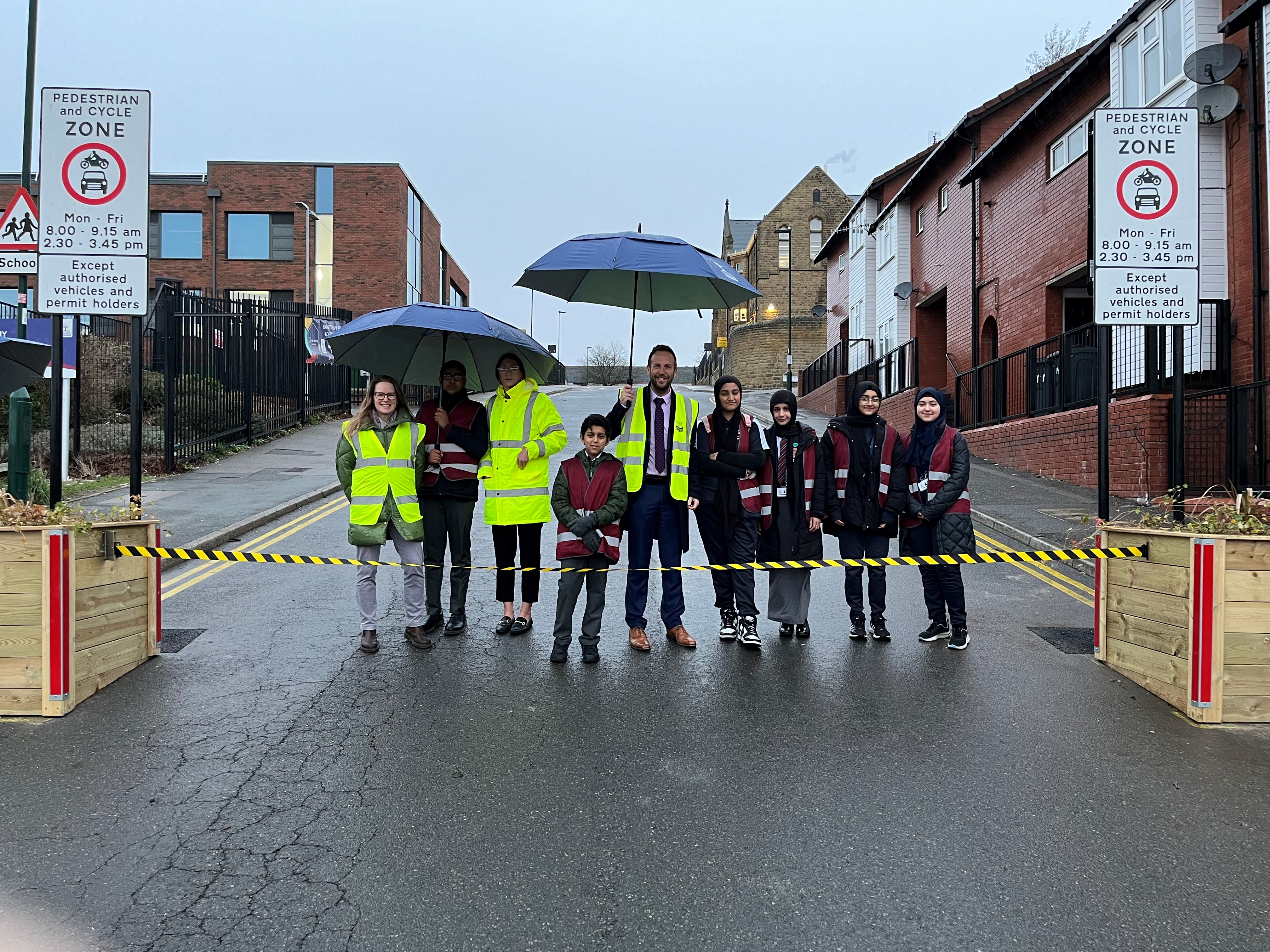 Cllr Miskell meets children from Astrea Academy