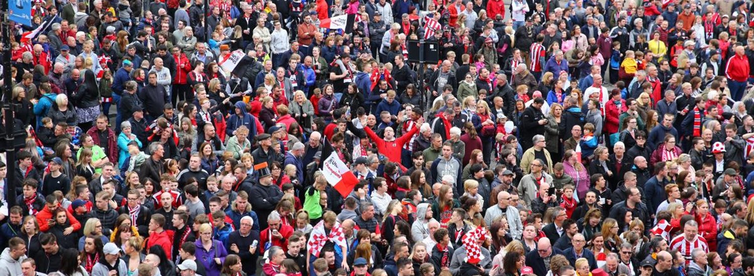 Blades Crowd